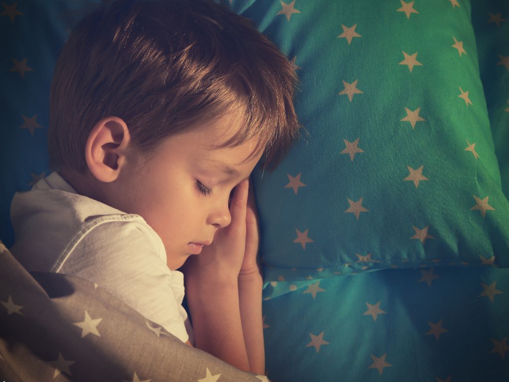 Comment améliorer naturellement le sommeil de votre enfant ?